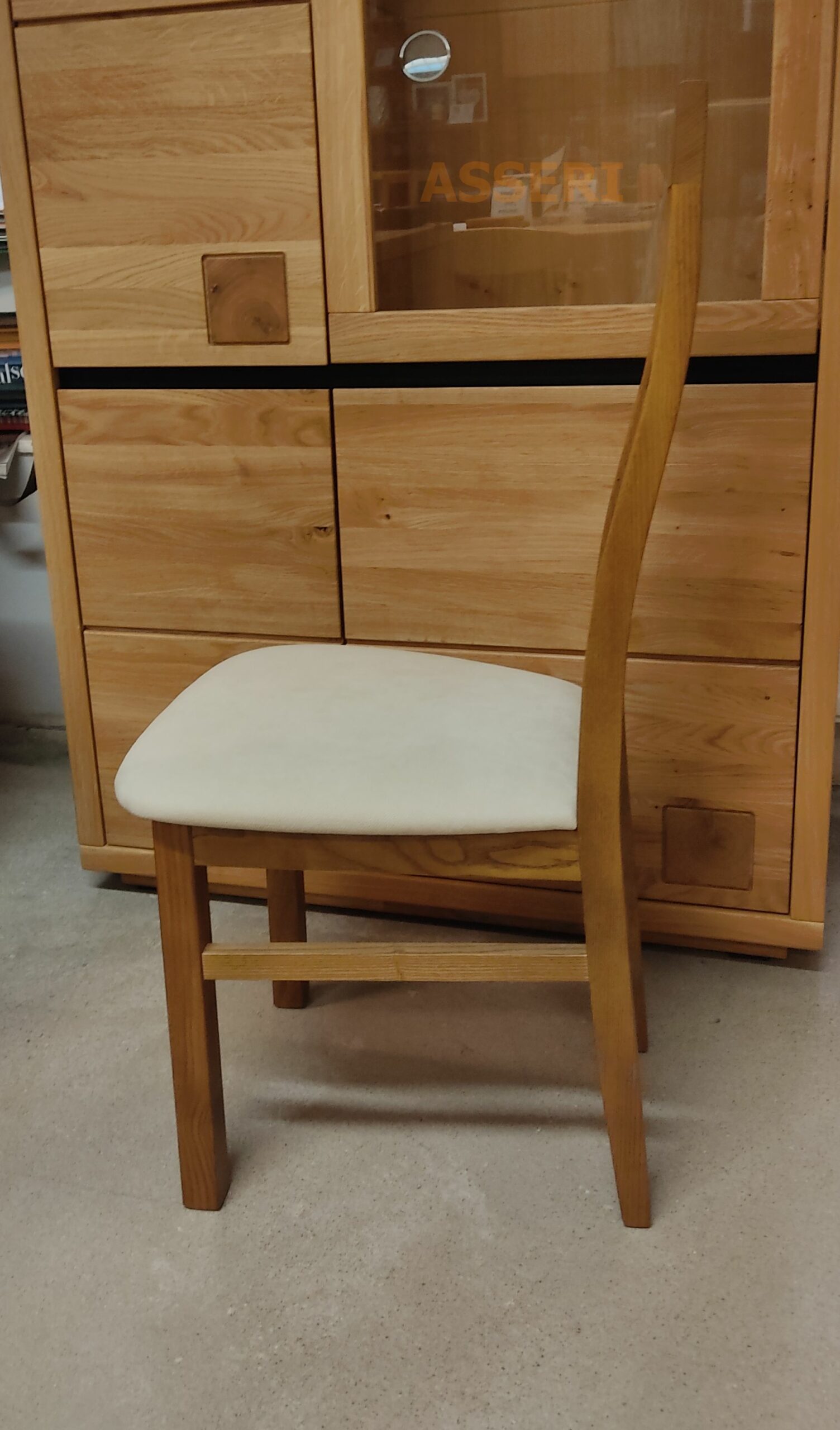 LECH ergonomiczne krzesło dębowe z wysokim oparciem, szczebelki na oparciu, do jadalni