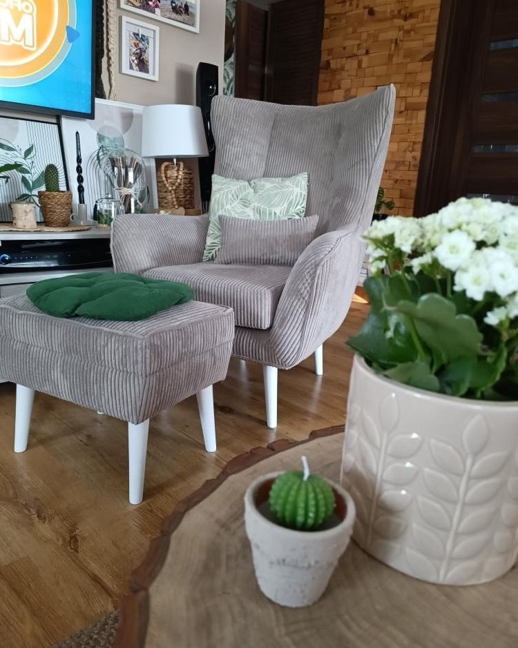 AMORE wygodny fotel, uszak na wysokich nóżkach wygodny SZTRUKS - PRODUCENT